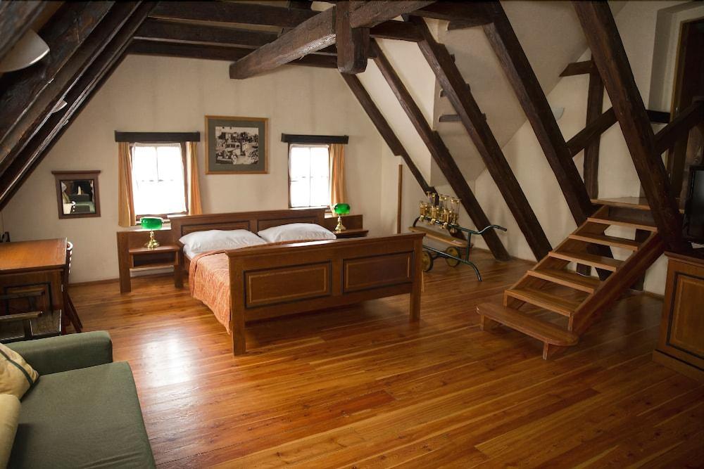 U Medvidku-brewery Hotell Prag